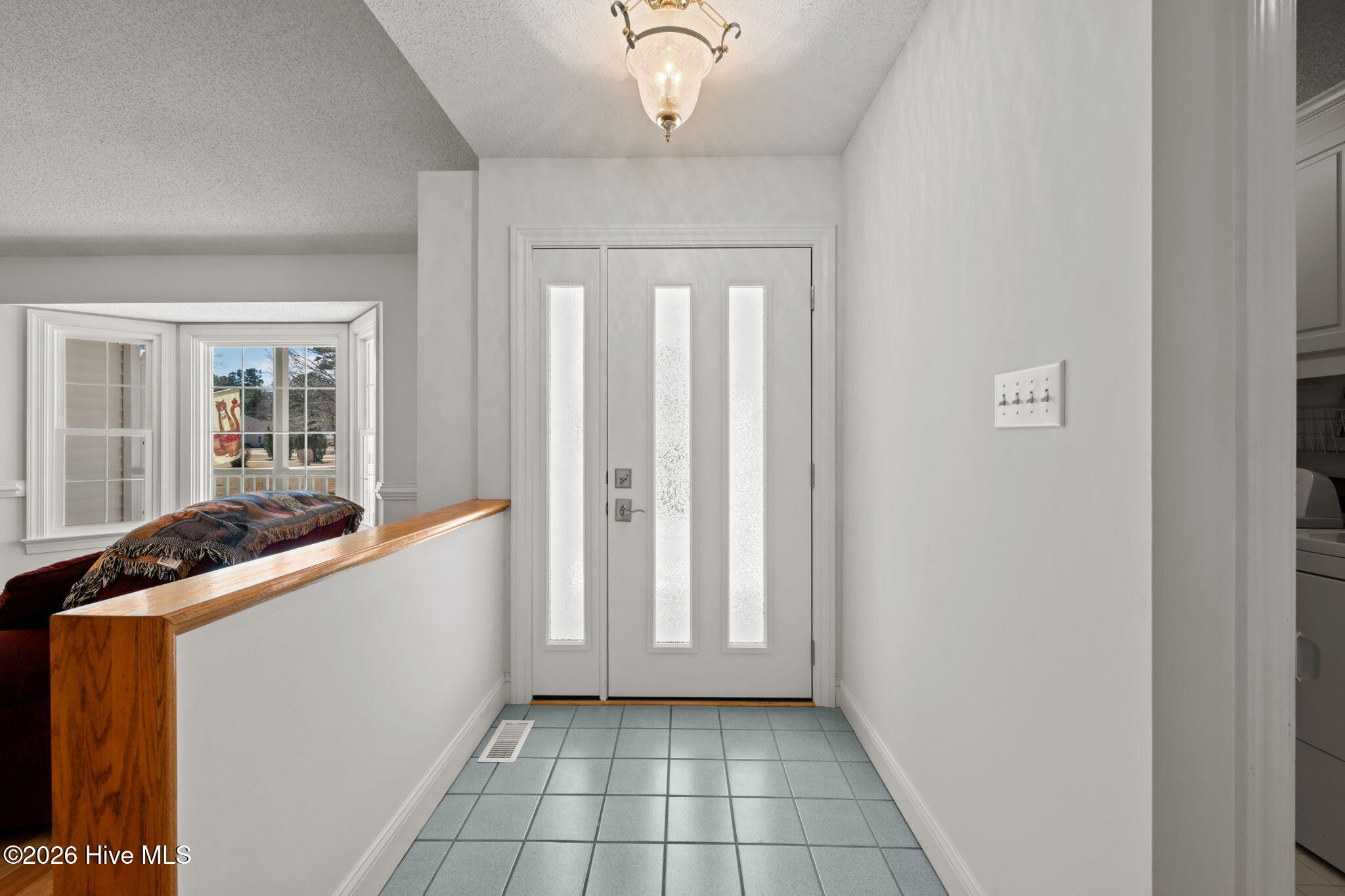 205 Dobbs Spaight Road New Bern, NC 28562 - Photo 11 of 49 Elegant entrance