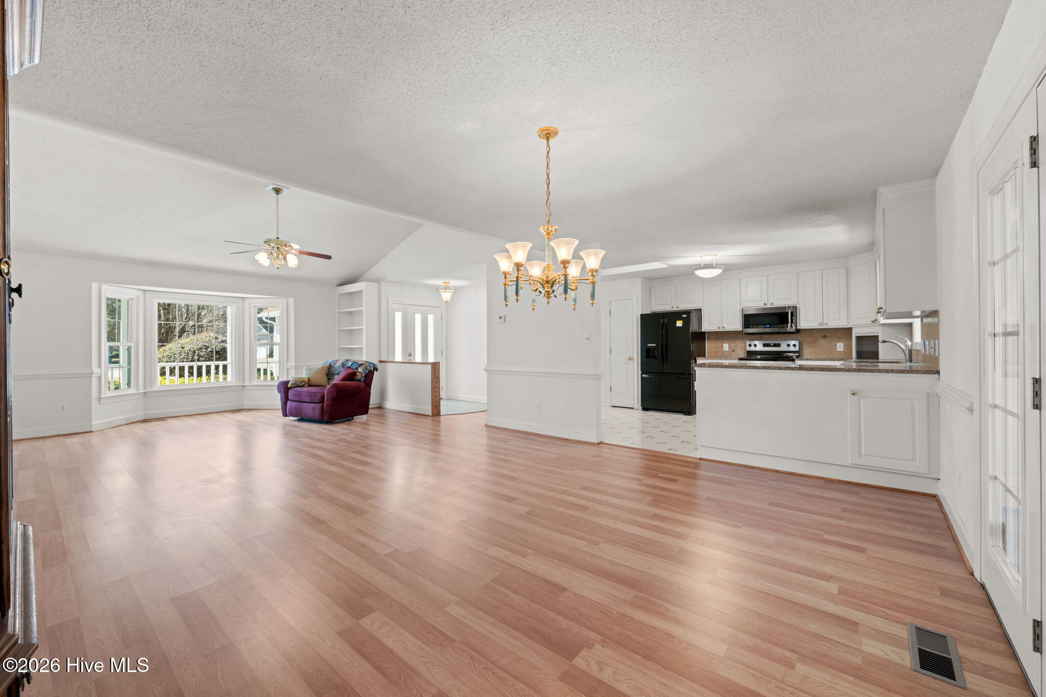 205 Dobbs Spaight Road New Bern, NC 28562 - Photo 16 of 49 Nice flow in the living area