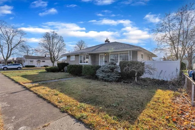 $239,900 | 2965 Jerauld Avenue, Niagara Falls, NY 14305