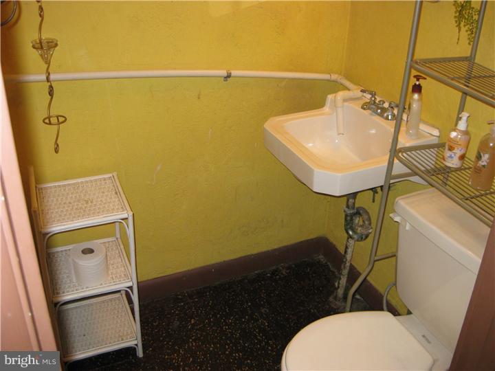 7705 Dungan Road Philadelphia, PA 19111 - Photo 15 of 17 Gallery Image 15