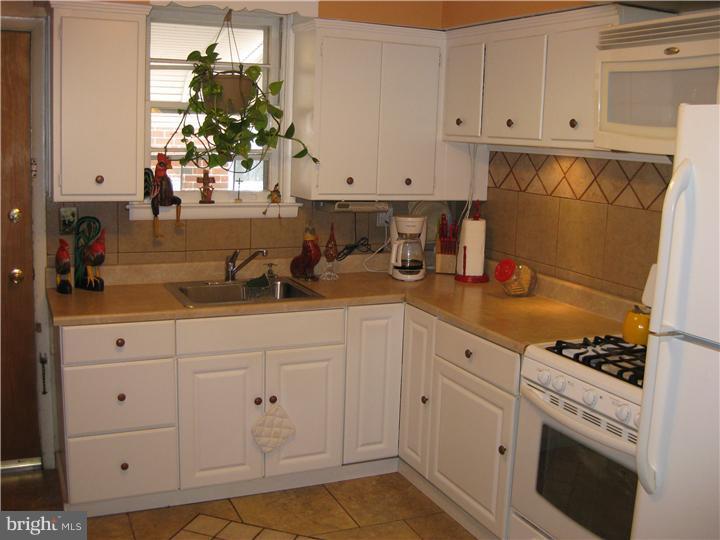 7705 Dungan Road Philadelphia, PA 19111 - Photo 7 of 17 Gallery Image 7