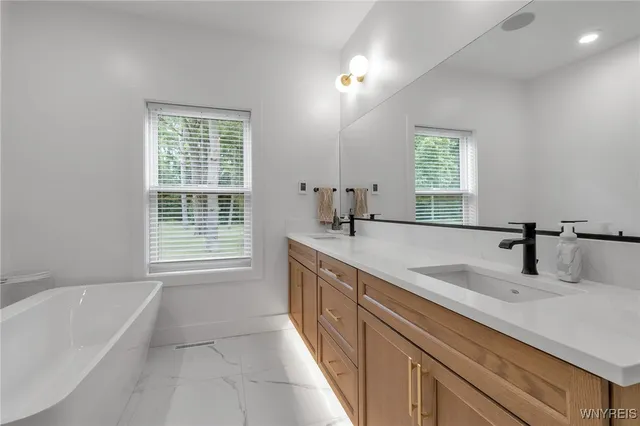 $899,900 | 174 Muegel Road, East Amherst, NY 14051