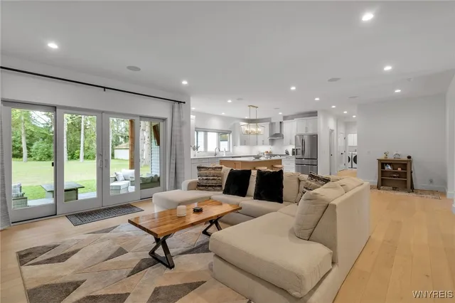 $899,900 | 174 Muegel Road, East Amherst, NY 14051