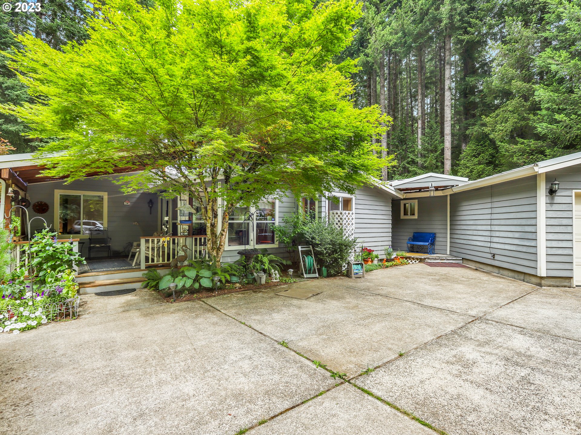 25875 South Morgan Road Estacada, OR 97023 - Photo 5 of 36 front view of a house with a patio