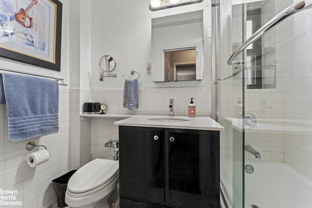330 East 80th Street, Unit 5G Manhattan, NY 10075 - Photo 6 of 8