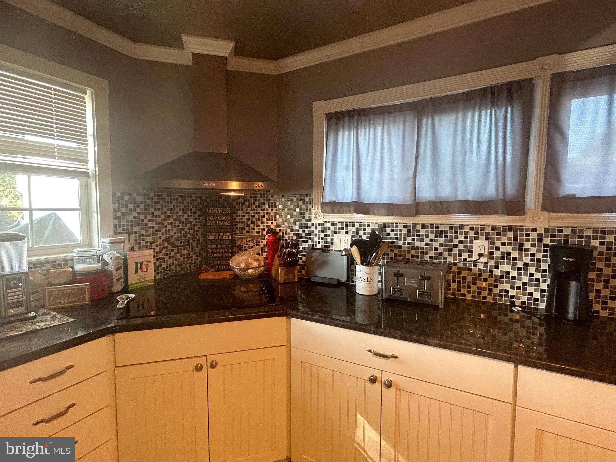 20 Oldbrook Road Levittown, PA 19057 - Photo 8 of 17