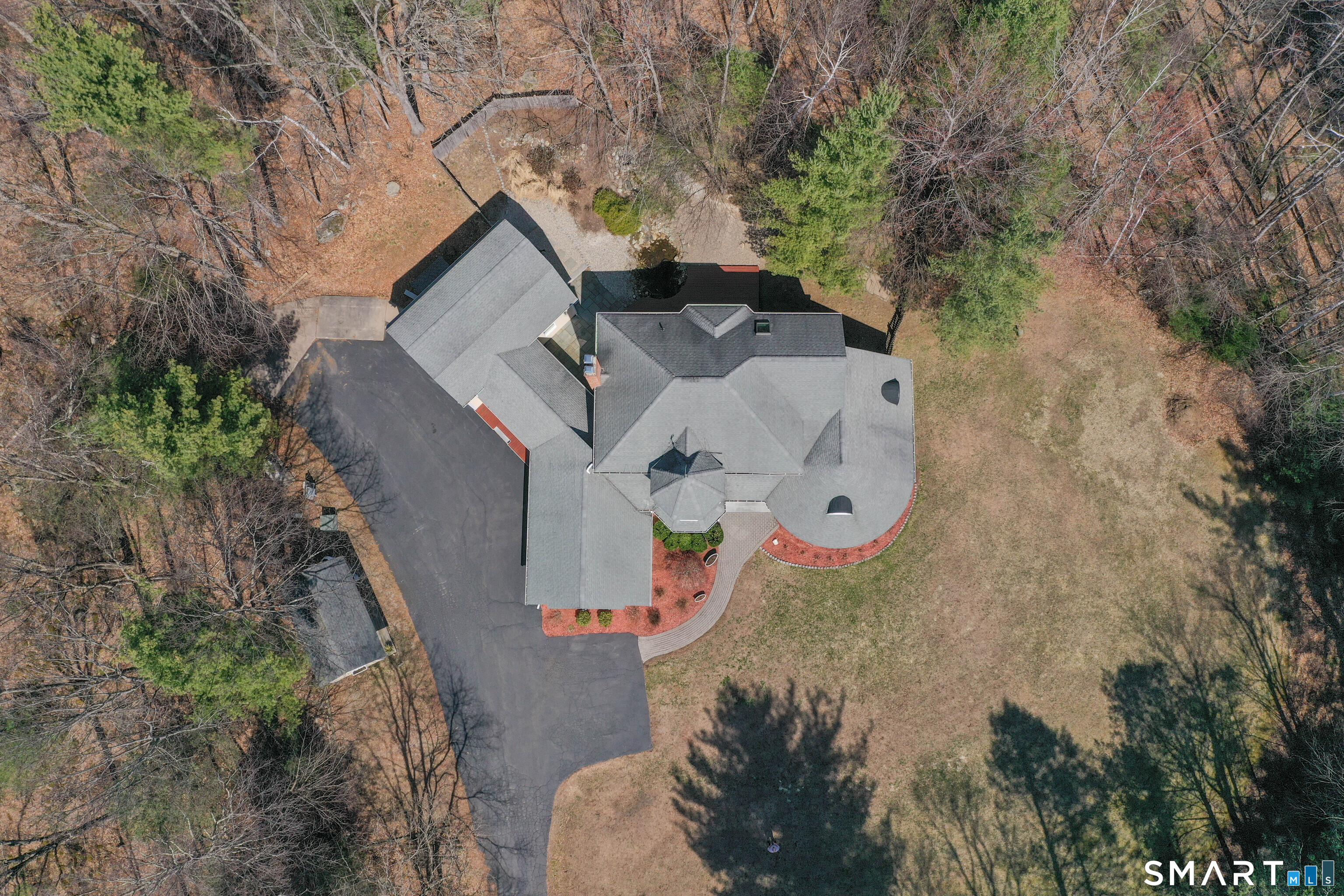 35 Hanson Road Canton, CT 06019 - Photo 2 of 40