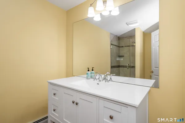 $799,900 | 35 Hanson Road, Canton, CT 06019