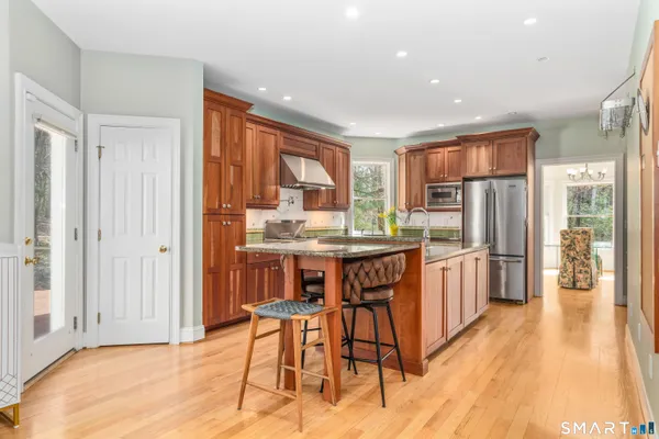 $799,900 | 35 Hanson Road, Canton, CT 06019