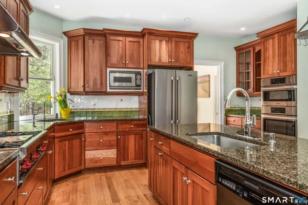 $799,900 | 35 Hanson Road, Canton, CT 06019