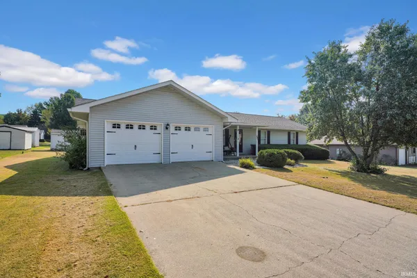 $200,000 | 481 North Cleveland Street, Bloomfield, IN 47424
