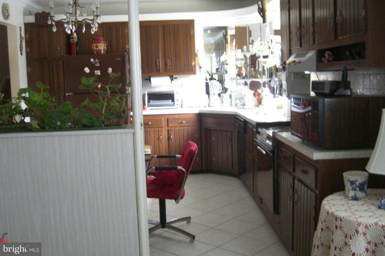 2921 Craiglawn Road Silver Spring, MD 20904 - Photo 20 of 29 Kitchen #2