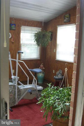 2921 Craiglawn Road Silver Spring, MD 20904 - Photo 23 of 29 Sunroom