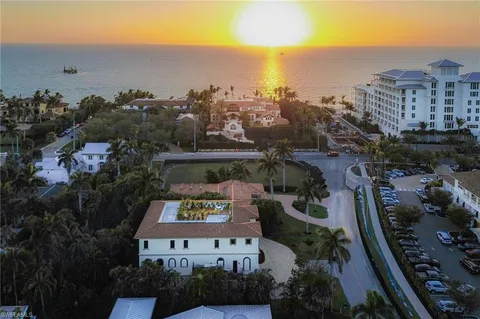 $6,950,000 | 200 South Golf Drive, Naples, FL 34102