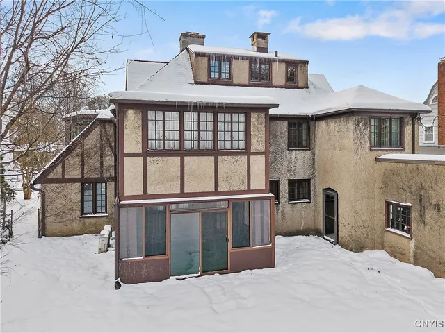 $499,000 | 310 Sedgwick Drive, Syracuse, NY 13203