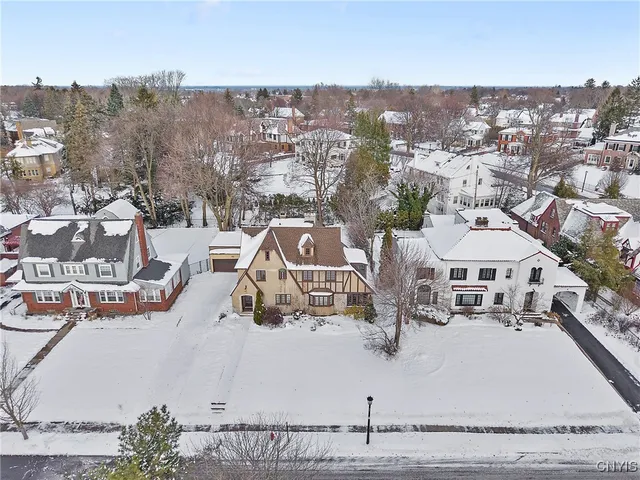 $499,000 | 310 Sedgwick Drive, Syracuse, NY 13203