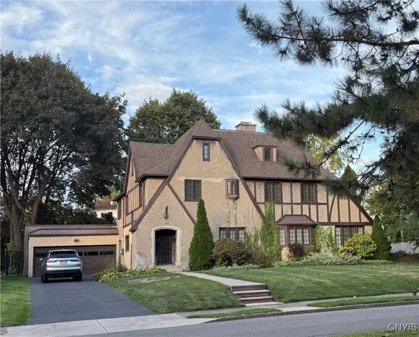 $499,000 | 310 Sedgwick Drive, Syracuse, NY 13203