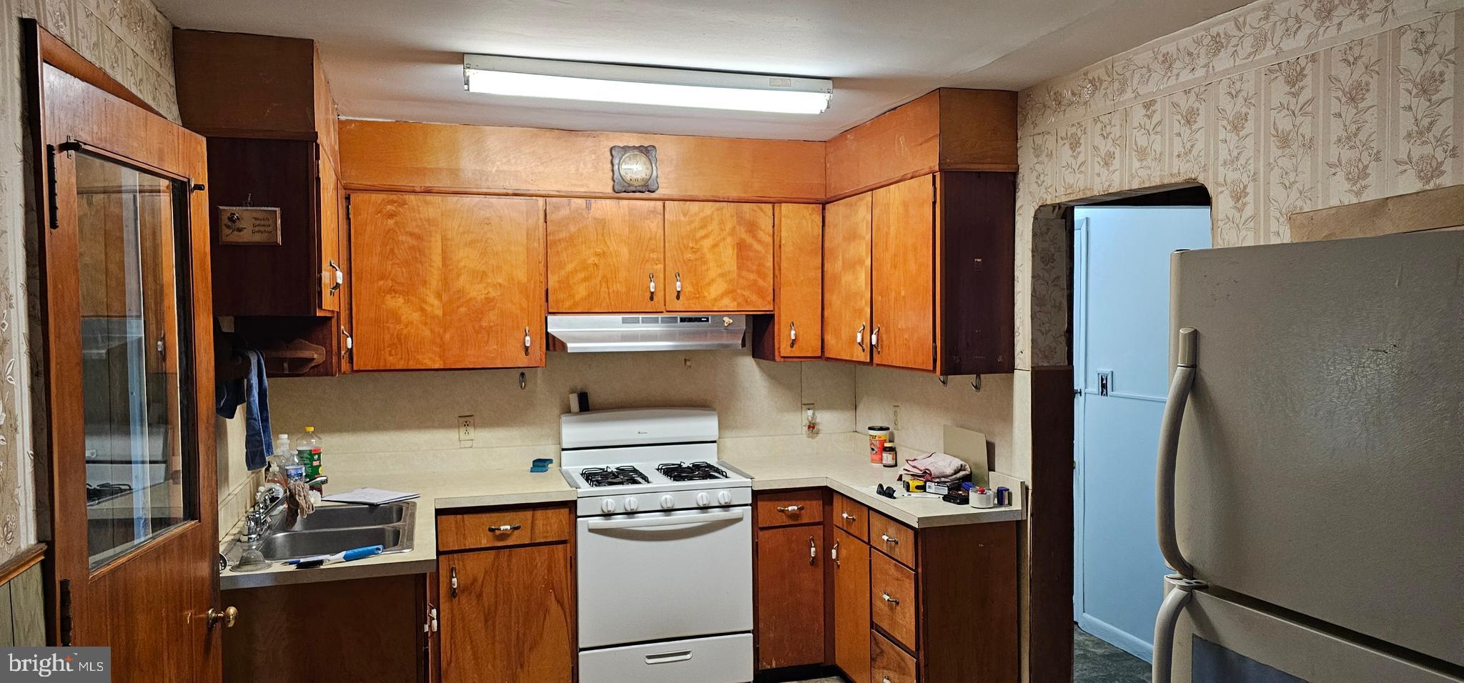 910 North Point Road Baltimore, MD 21224 - Photo 8 of 52 Gallery Image 8