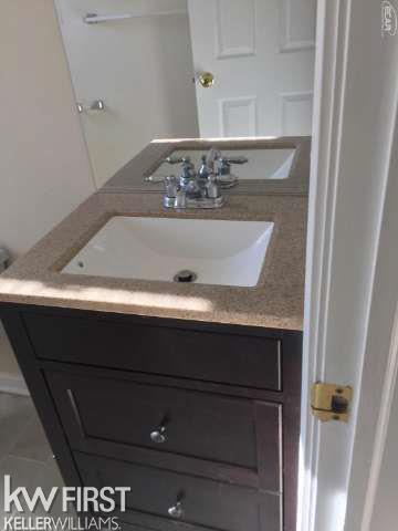 5217 Lennon Road Flint, MI 48507 - Photo 12 of 27 20455247-11.JPG