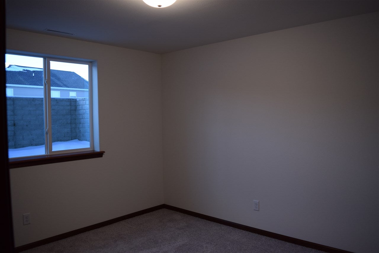 716 Grindstone Circle Waterloo, IA 50702 - Photo 14 of 15 Gallery Image 14