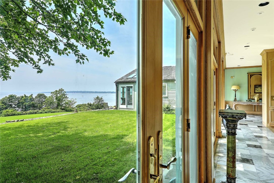 69 Nayatt Road Barrington, RI 02806 - Photo 16 of 49