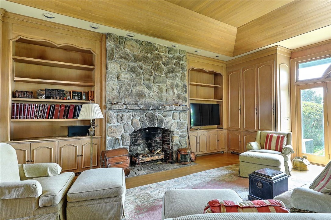 69 Nayatt Road Barrington, RI 02806 - Photo 23 of 49