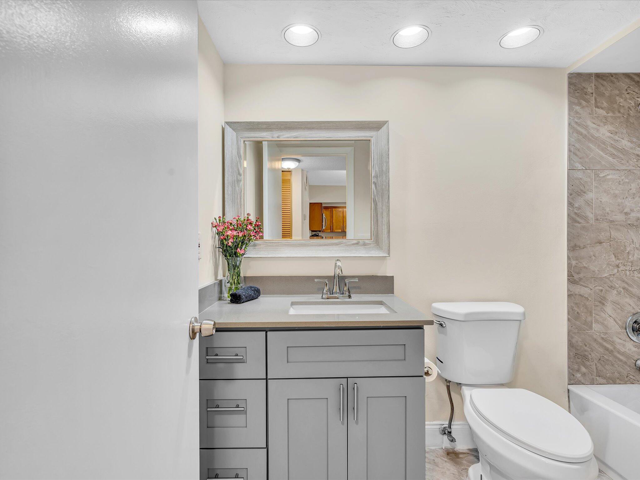 470 Northwest 20th Street, Unit 3020 Boca Raton, FL 33431 - Photo 24 of 43 Guest Bath