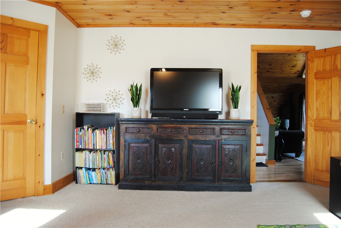 6786 Cayward Hill Road Prattsburgh, NY 14873 - Photo 18 of 42 downstairs bedroom