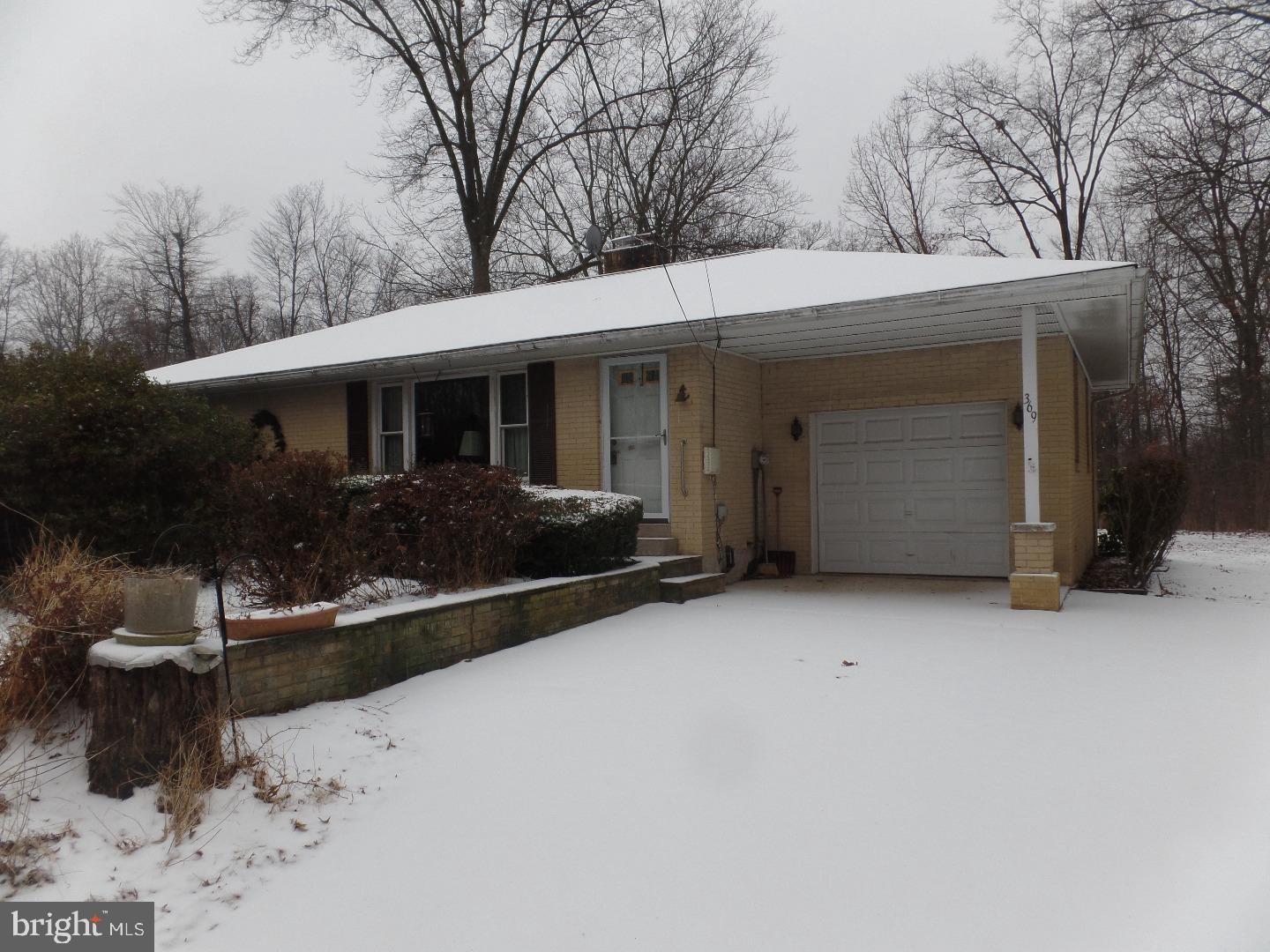 369 Ridge Road Telford, PA 18969 - Photo 2 of 14 Exterior Front