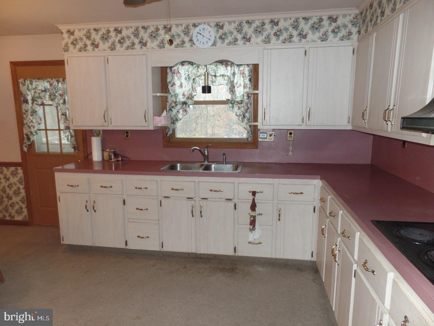 369 Ridge Road Telford, PA 18969 - Photo 9 of 14 Kitchen