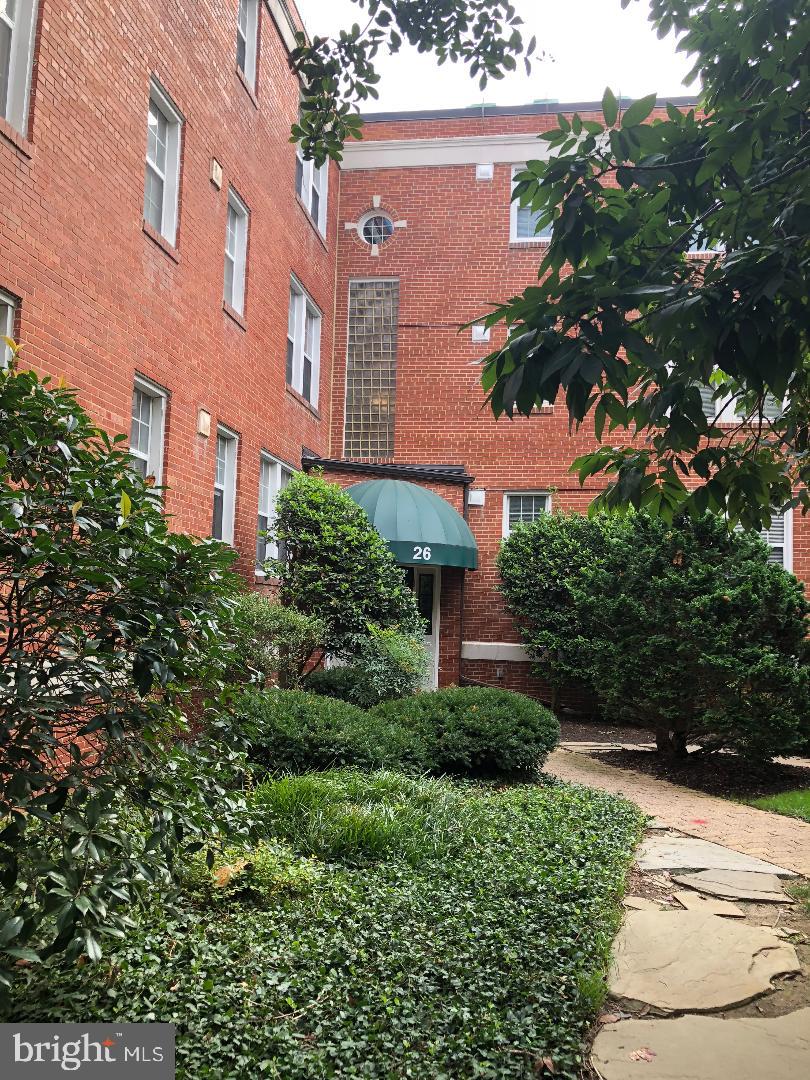 26 South Old Glebe Road, Unit 305B Arlington, VA 22204 - Photo 2 of 22
