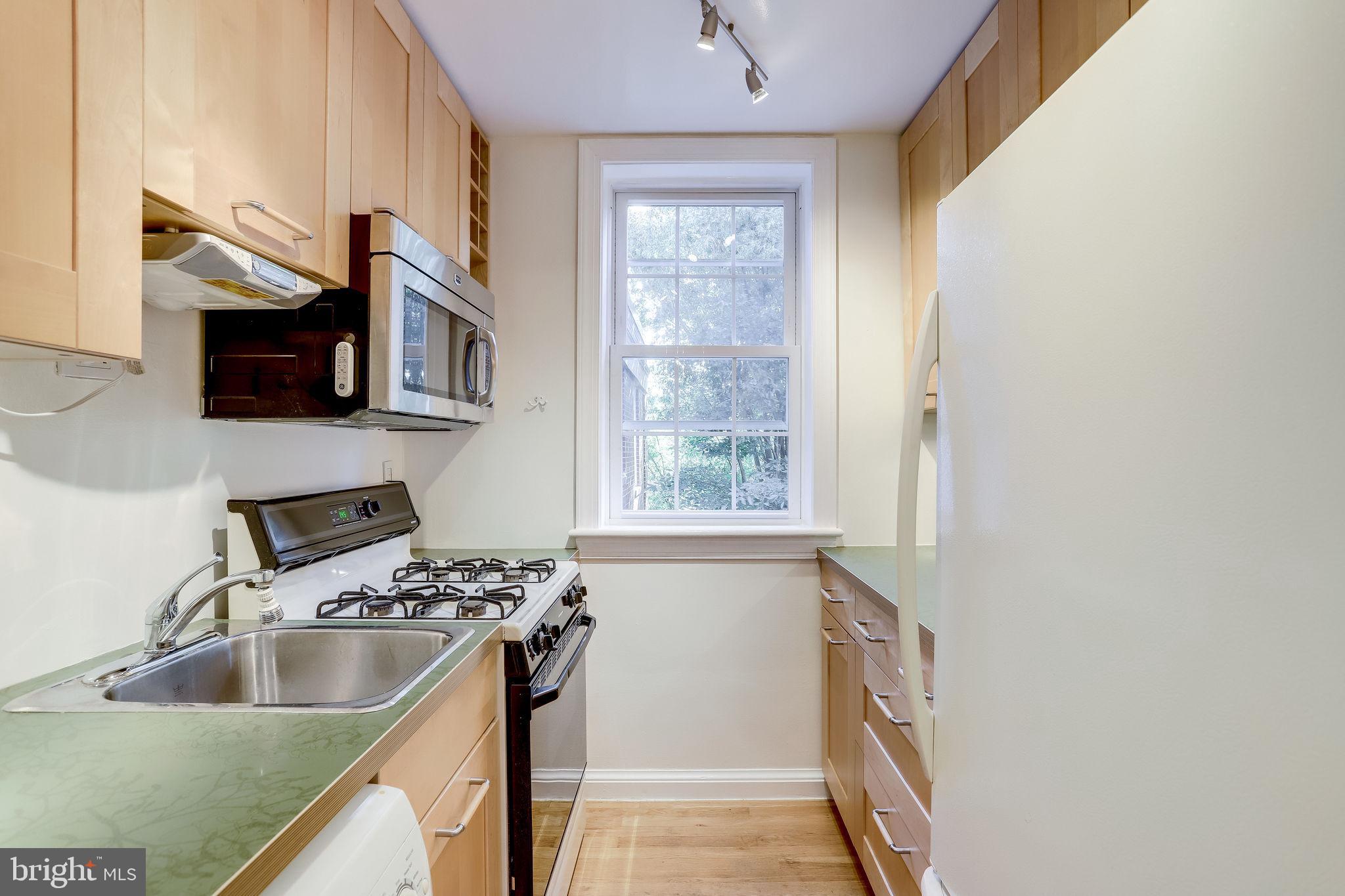 26 South Old Glebe Road, Unit 305B Arlington, VA 22204 - Photo 14 of 22