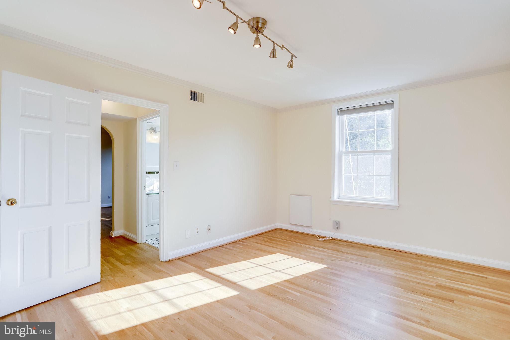 26 South Old Glebe Road, Unit 305B Arlington, VA 22204 - Photo 17 of 22