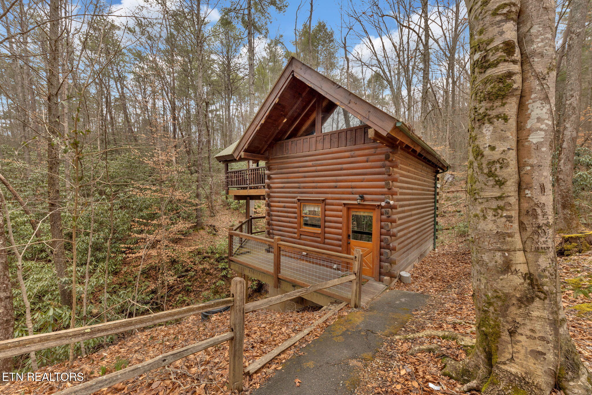 3114 Brothers Way Sevierville, TN 37862 - Photo 2 of 29 29-web-or-mls-M50A0245