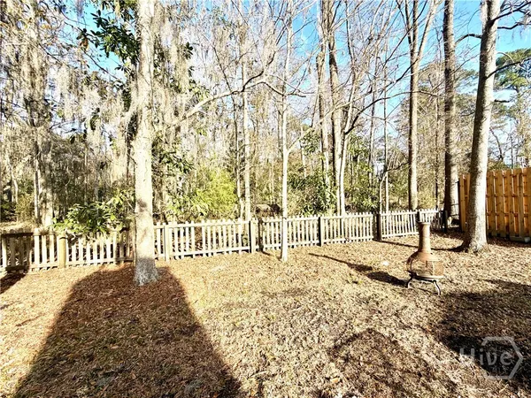 $2,600 | 6 Oak Park Place, Savannah, GA 31405