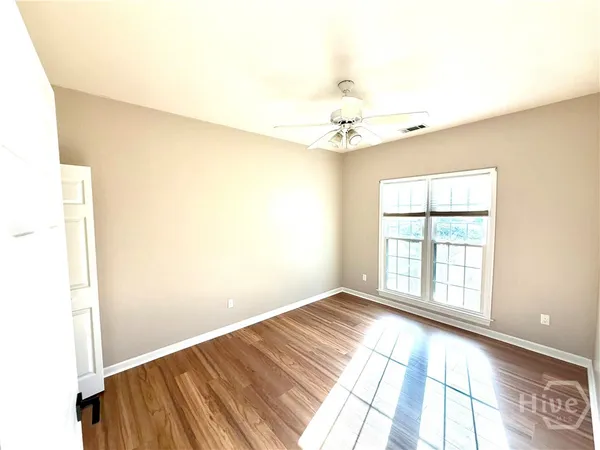 $2,600 | 6 Oak Park Place, Savannah, GA 31405