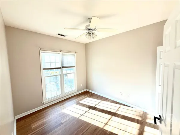 $2,600 | 6 Oak Park Place, Savannah, GA 31405