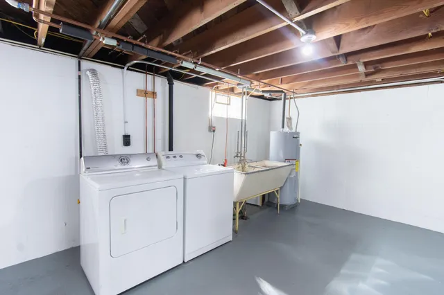 $2,100 | 7208 33rd Avenue, Kenosha, WI 53142