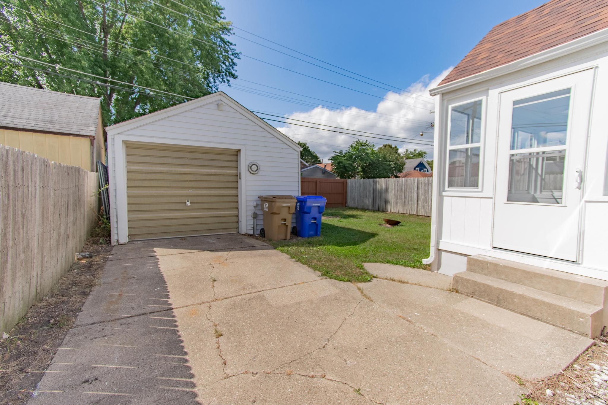 7208 33rd Avenue Kenosha, WI 53142 - Photo 28 of 28 7208 33rd Steve-27