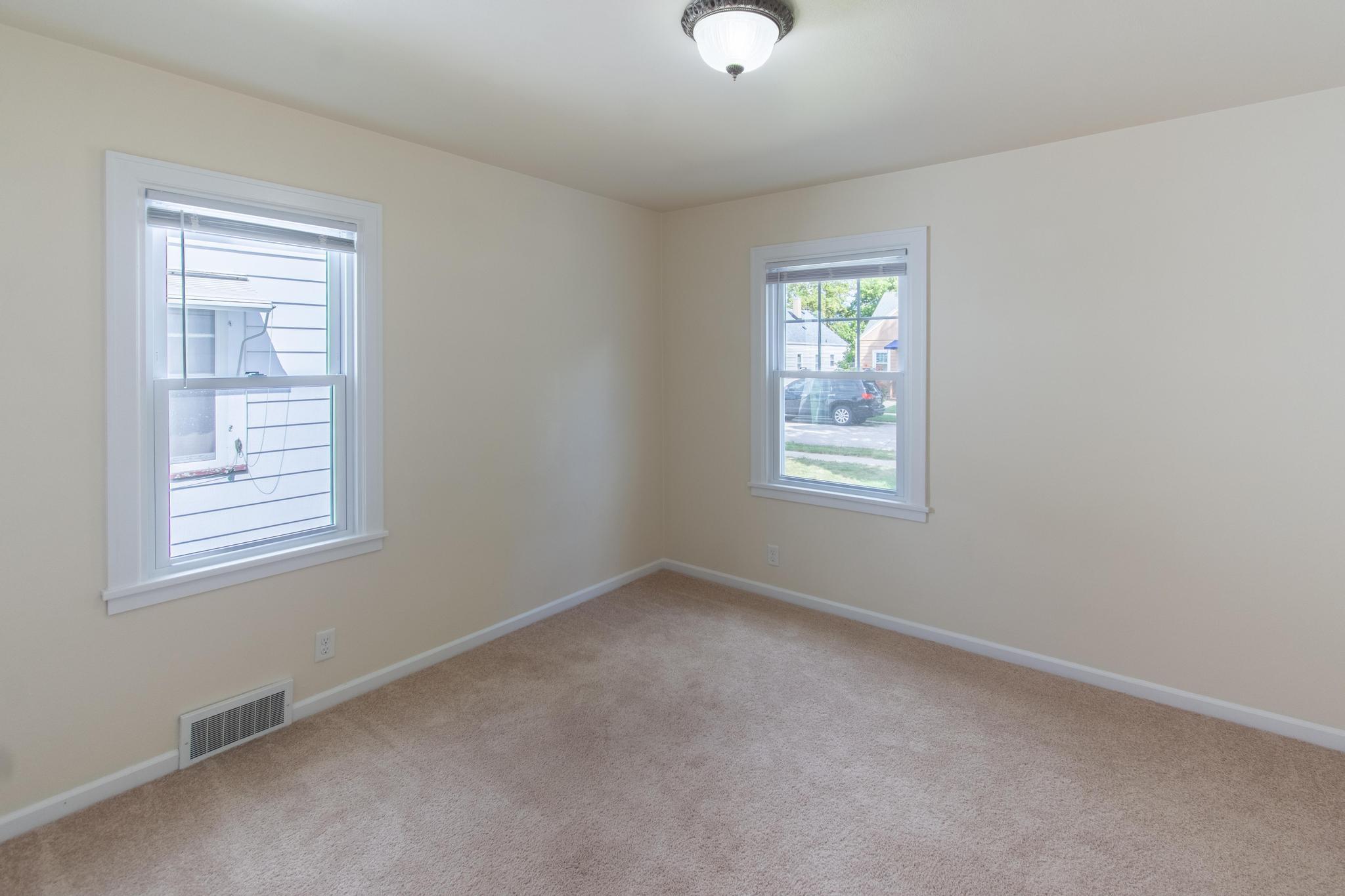 7208 33rd Avenue Kenosha, WI 53142 - Photo 6 of 28 7208 33rd Steve-03