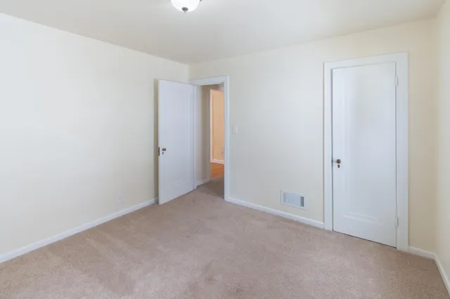 $2,100 | 7208 33rd Avenue, Kenosha, WI 53142