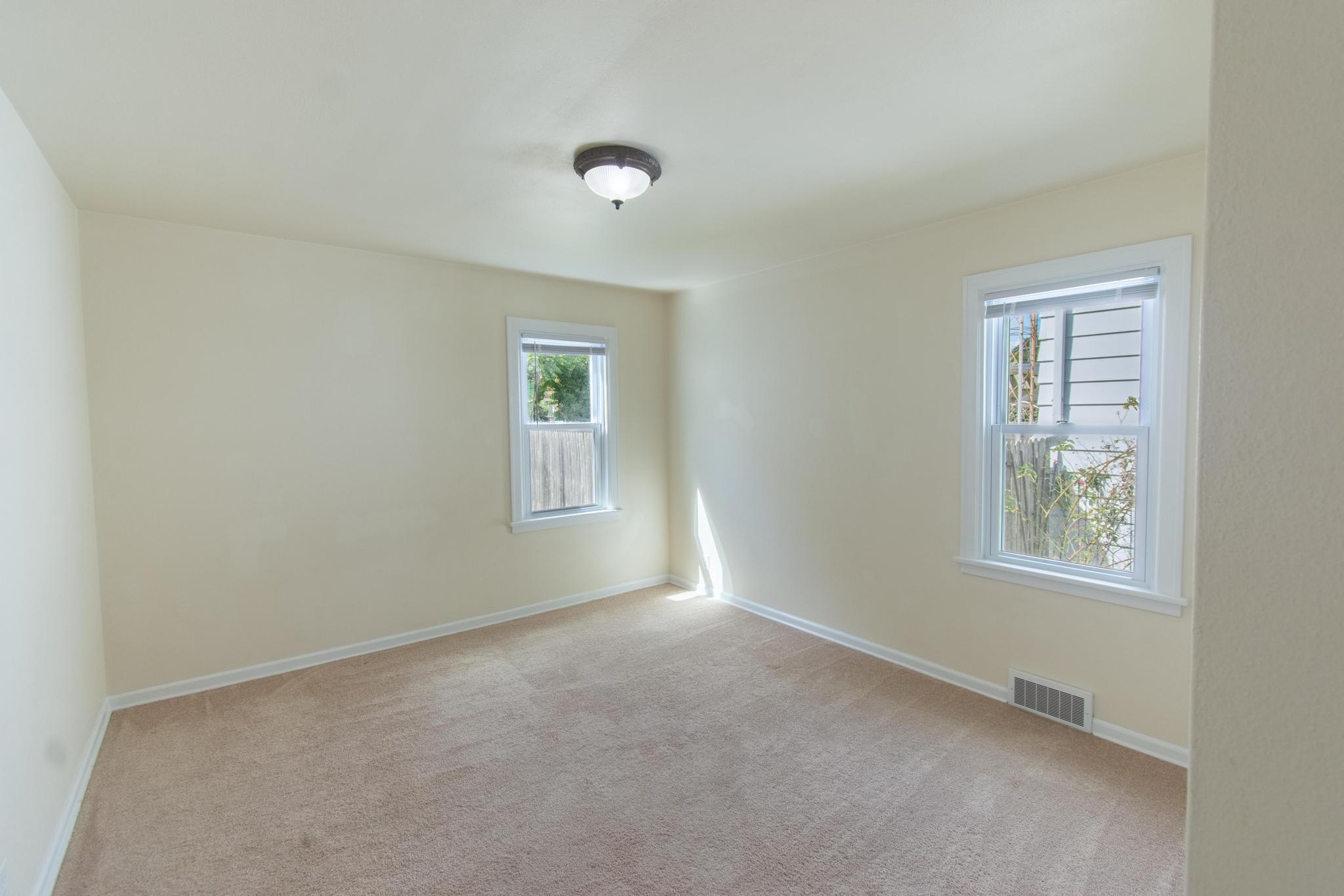 7208 33rd Avenue Kenosha, WI 53142 - Photo 9 of 28 7208 33rd Steve-06