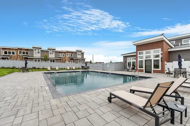 $999,900 | 36 Vantage Point Drive, Unit 4, Laconia, NH 03246