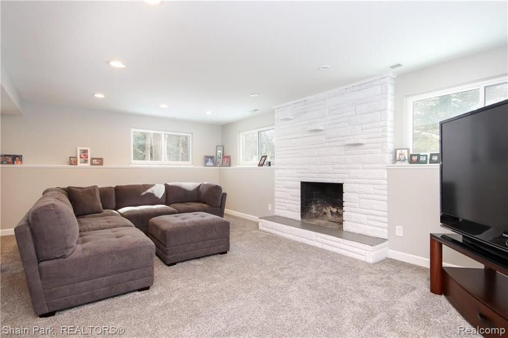 800 Willard Avenue Rochester Hills, MI 48307 - Photo 30 of 41