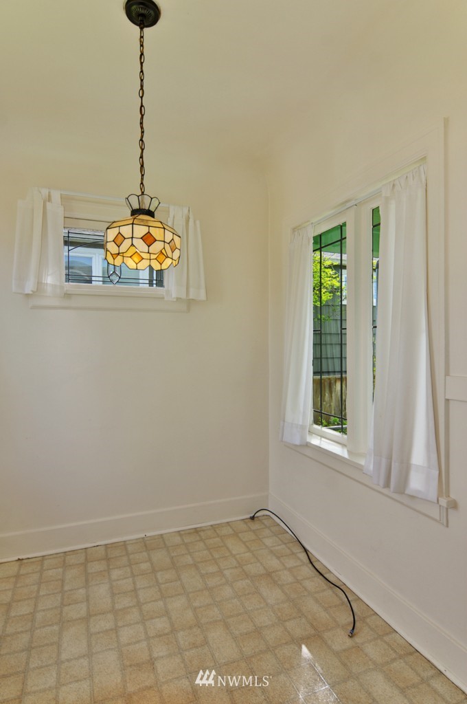 720 North 76th Street Seattle, WA 98103 - Photo 11 of 24
