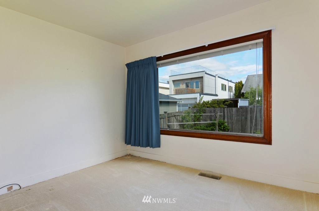 720 North 76th Street Seattle, WA 98103 - Photo 13 of 24