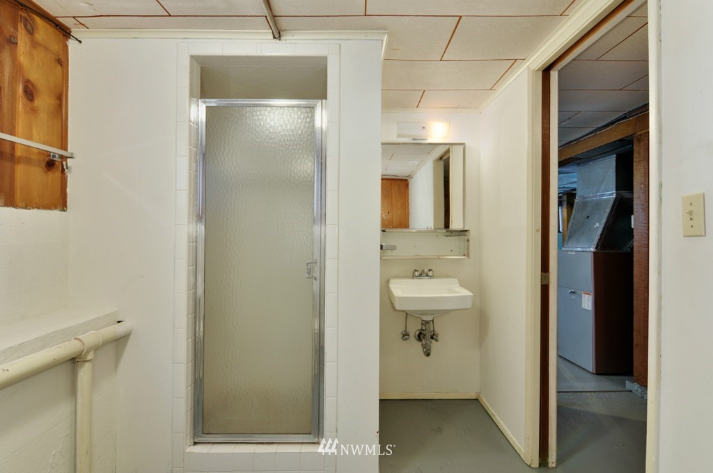 720 North 76th Street Seattle, WA 98103 - Photo 19 of 24
