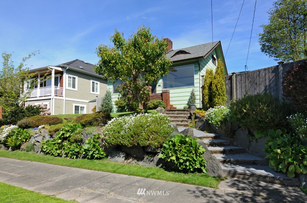 720 North 76th Street Seattle, WA 98103 - Photo 3 of 24