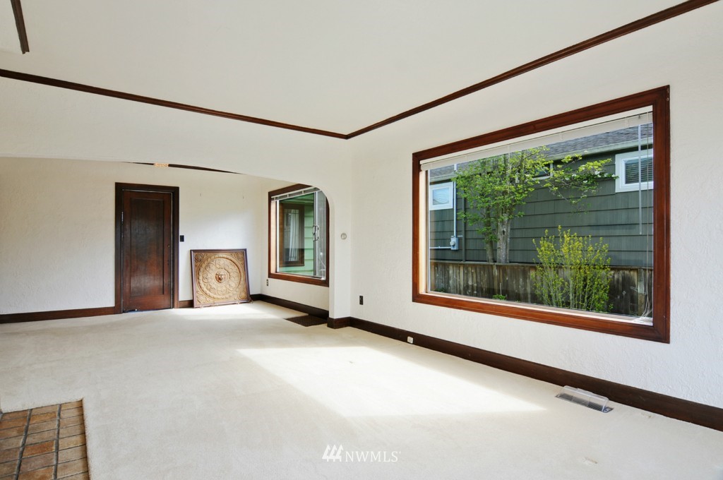 720 North 76th Street Seattle, WA 98103 - Photo 4 of 24