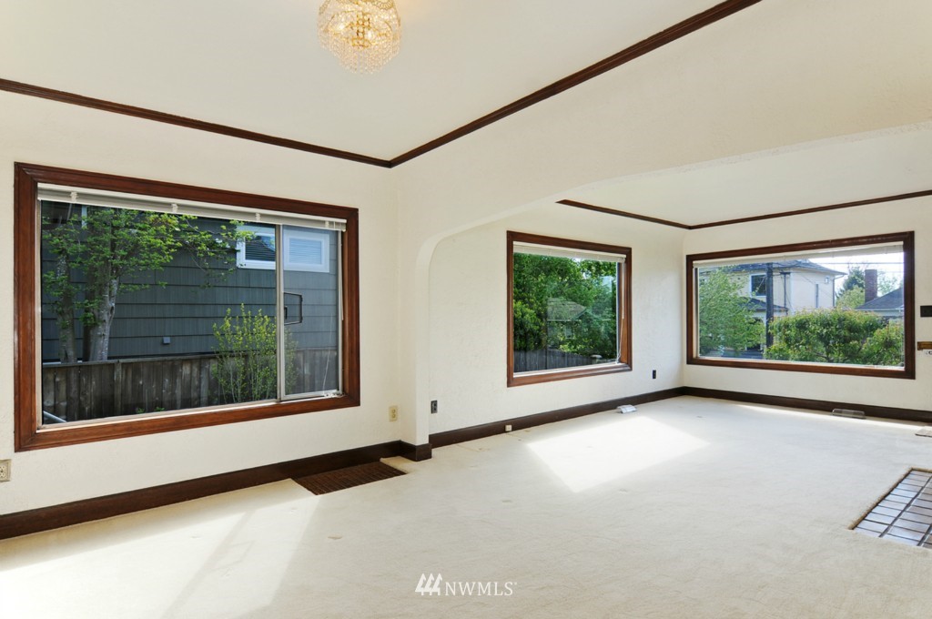 720 North 76th Street Seattle, WA 98103 - Photo 7 of 24